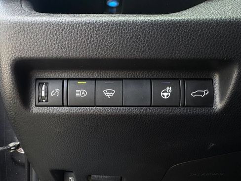 Used 2019 Toyota RAV4 XSE AWD/4WD image 24