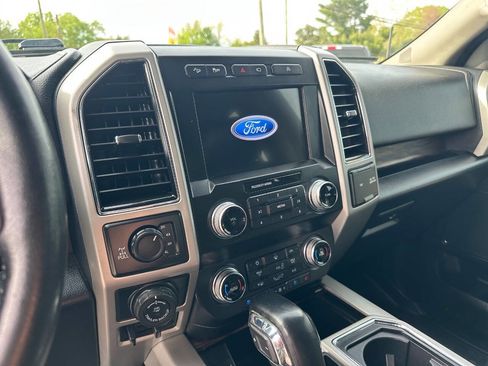 Used 2020 Ford F150 Lariat w/ Equipment Group 502A Luxury AWD/4WD image 4