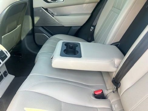 Used 2019 Land Rover Range Rover Velar R-Dynamic SE AWD/4WD image 15