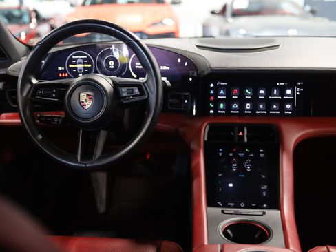 Used 2022 Porsche Taycan RWD image 28