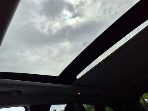 Used 2020 Jeep Cherokee Limited image 23