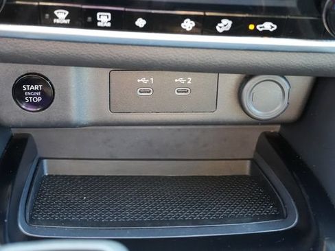 Used 2025 Nissan Rogue SV AWD/4WD image 34