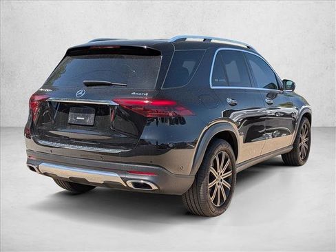 Used 2025 Mercedes-Benz GLE 450e 4MATIC image 5