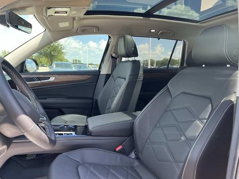 New 2026 Volkswagen Atlas SE FWD image 11