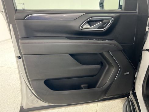 Used 2023 Chevrolet Suburban RST w/ Luxury Package image 22