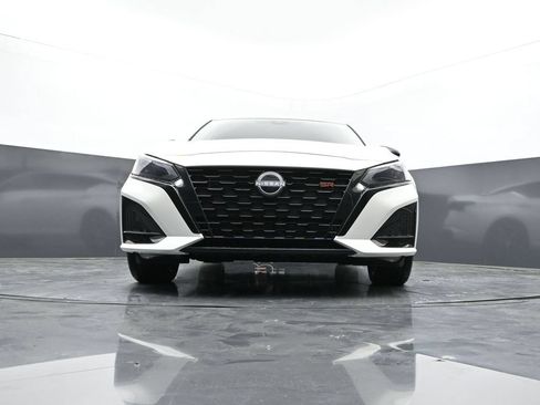New 2026 Nissan Altima 2.5 SR AWD/4WD image 22