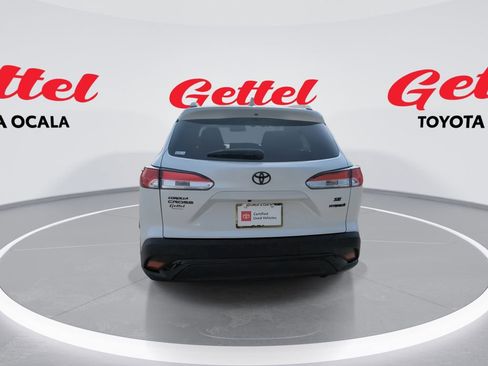 Used 2023 Toyota Corolla Cross SE image 7