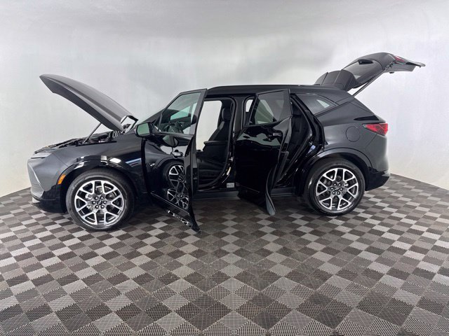 Used 2023 Chevrolet Blazer RS w/ Enhanced Convenience Package AWD/4WD image 9