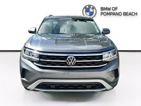 Used 2022 Volkswagen Atlas Cross Sport SE image 2