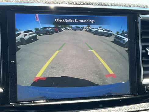Used 2024 Chrysler Pacifica Limited FWD image 14