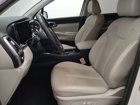 Used 2023 Kia Sorento S FWD image 17