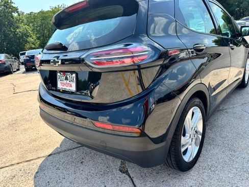 Used 2022 Chevrolet Bolt LT FWD image 9