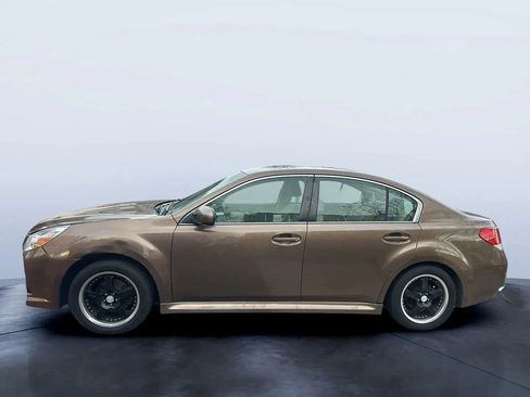 Used 2011 Subaru Legacy 2.5i Premium w/ All-Weather Pkg AWD/4WD image 2