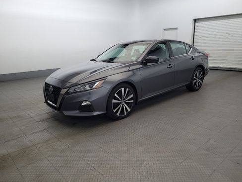 Used 2019 Nissan Altima 2.5 SR w/ SR Premium Package AWD/4WD image 2