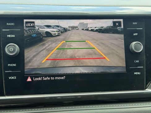 Certified 2022 Volkswagen Taos SEL AWD/4WD image 27