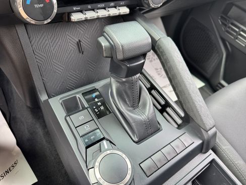 Used 2025 Toyota Tacoma SR AWD/4WD image 6