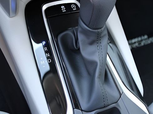 Used 2023 Toyota Corolla Cross L image 14