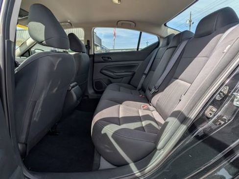 Used 2025 Nissan Altima 2.5 SV FWD image 4