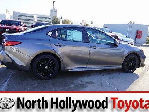 New 2026 Toyota Camry SE image 5