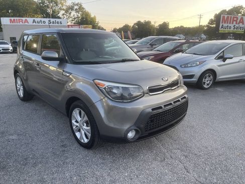Used 2016 Kia Soul + FWD image 2