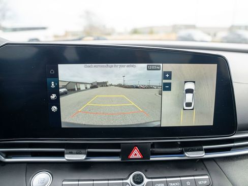 Certified 2024 Hyundai Elantra Limited image 29