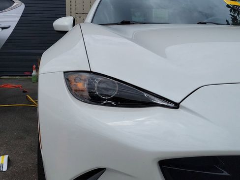 Used 2022 MAZDA MX-5 Miata RF Grand Touring image 2