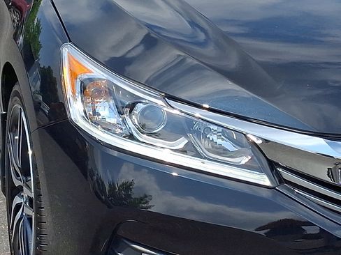 Certified 2017 Honda Accord Sport Special Edition image 9