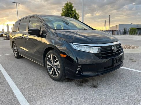 Used 2023 Honda Odyssey Touring image 2