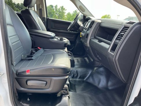 Used 2022 RAM 1500 Tradesman w/ Chrome Appearance Group AWD/4WD image 33