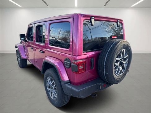 Used 2024 Jeep Wrangler Sahara image 4