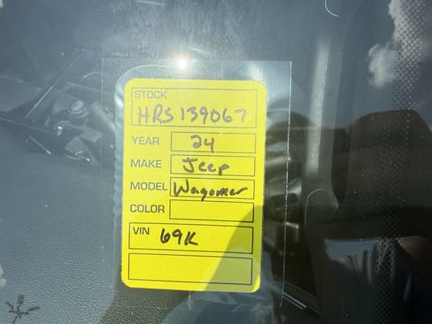 Used 2024 Jeep Wagoneer Series II w/ Flexible Seating Group AWD/4WD image 28