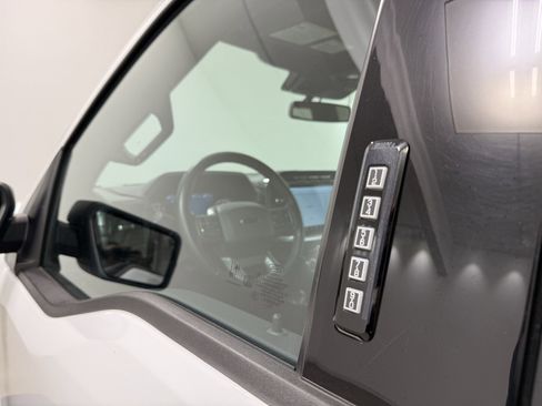 Used 2022 Ford F150 XLT w/ Equipment Group 302A High image 17