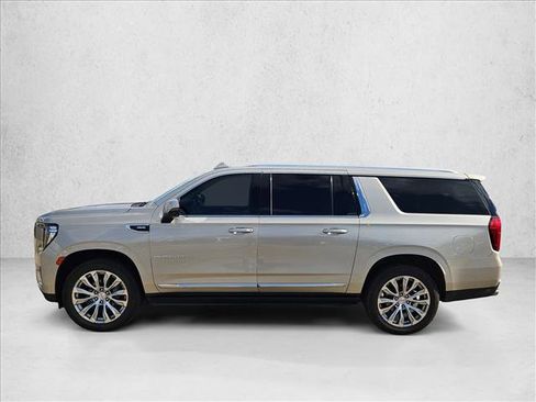 Used 2022 GMC Yukon XL Denali image 9