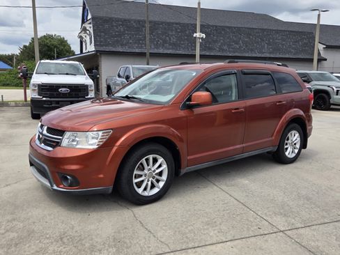 Used 2013 Dodge Journey SXT w/ Flexible Seating Group FWD image 3
