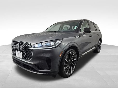 Certified 2025 Lincoln Aviator Reserve w/ Equipment Group 201A AWD/4WD image 3