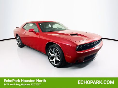 Used 2016 Dodge Challenger SXT Plus RWD image 1