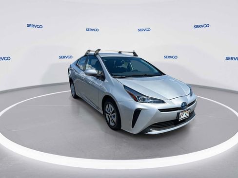 Used 2022 Toyota Prius L Eco FWD image 2