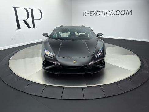Used 2021 Lamborghini Huracan EVO RWD image 2