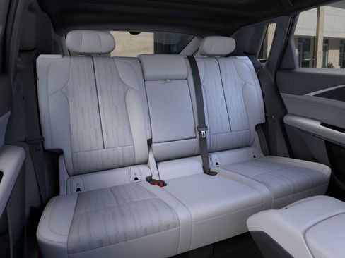 New 2025 Cadillac Lyriq Luxury image 17