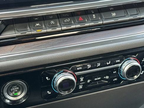 Used 2024 GMC Sierra 1500 SLT image 31