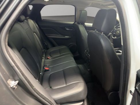 Used 2017 Jaguar F-PACE Premium image 20
