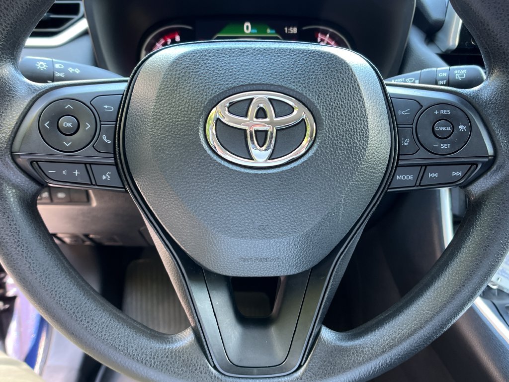 Used 2023 Toyota RAV4 XLE AWD/4WD image 14