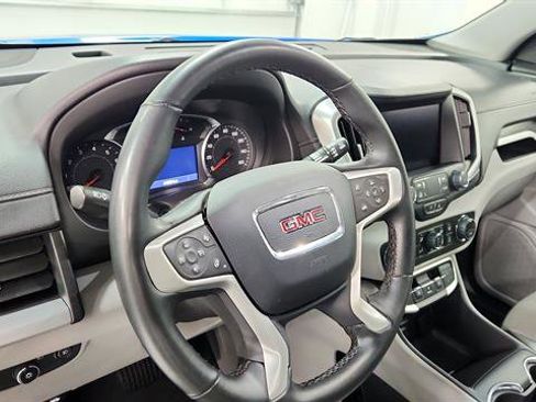 Used 2024 GMC Terrain SLT image 10