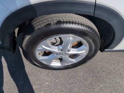 Used 2025 Honda HR-V LX image 9