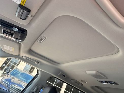Used 2022 Kia Carnival SX Prestige FWD image 15