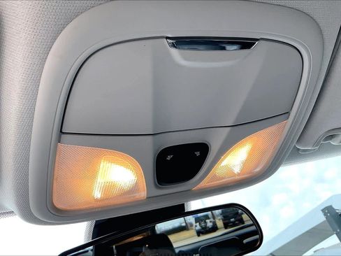 Used 2019 Jeep Cherokee Latitude Plus image 32