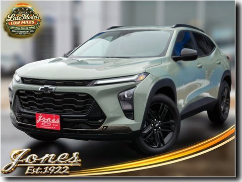 Used 2026 Chevrolet Trax ACTIV w/ Sunroof Package image 1