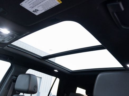 Used 2023 Chevrolet Tahoe RST image 13