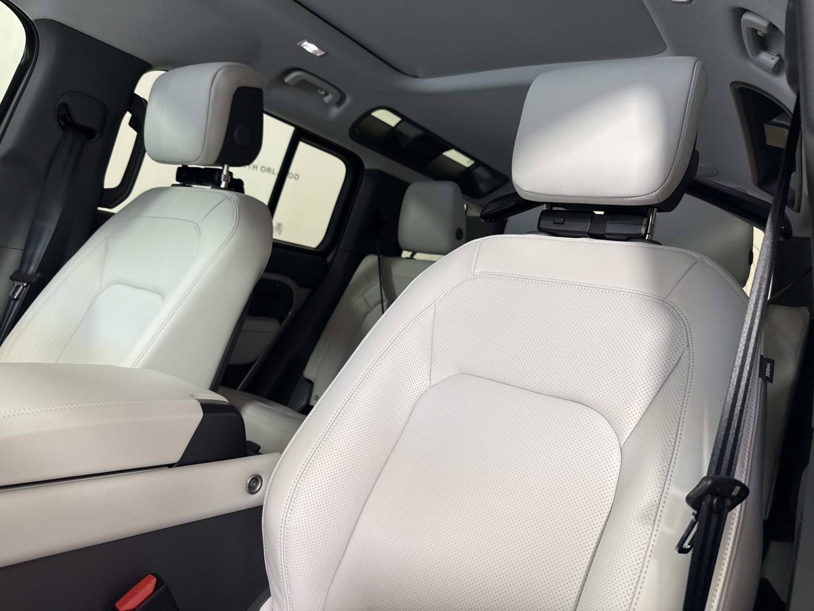 New 2026 Land Rover Defender 110 X-Dynamic SE AWD/4WD image 20