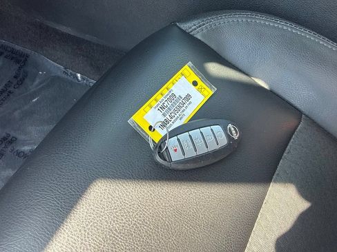 Used 2025 Nissan Altima 2.5 SR FWD image 23